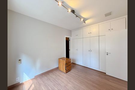 Apartamento para alugar com 74m², 2 quartos e 2 vagas Apartamento para alugar com 74m², 2 quartos e 2 vagasSuíte