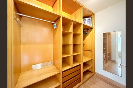 Apartamento para alugar com 74m², 2 quartos e 2 vagas Apartamento para alugar com 74m², 2 quartos e 2 vagasCloset Suíte