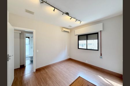 Apartamento para alugar com 74m², 2 quartos e 2 vagas Apartamento para alugar com 74m², 2 quartos e 2 vagasSuíte