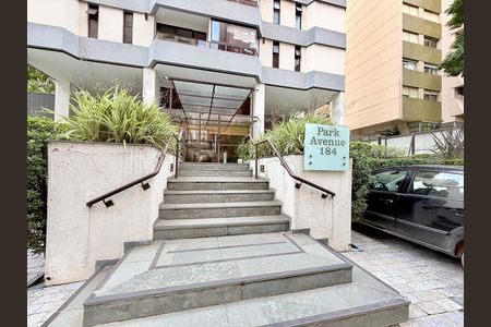 Apartamento para alugar com 74m², 2 quartos e 2 vagas Apartamento para alugar com 74m², 2 quartos e 2 vagasFachada
