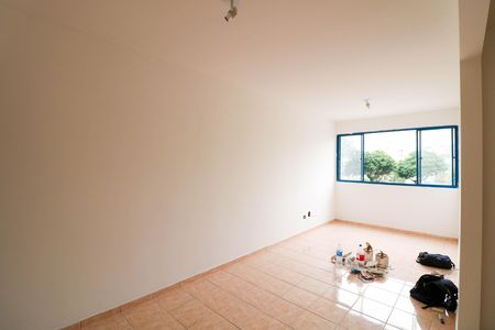 Sala de apartamento para alugar com 3 quartos, 63m² em Jardim Neide, São Paulo