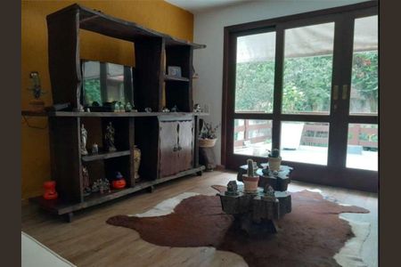 Casa à venda com 5 quartos, 750m² em Rolinópolis, São Paulo