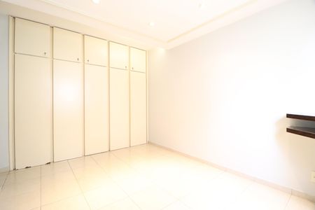 Apartamento para alugar com 122m², 4 quartos e 2 vagasSuíte