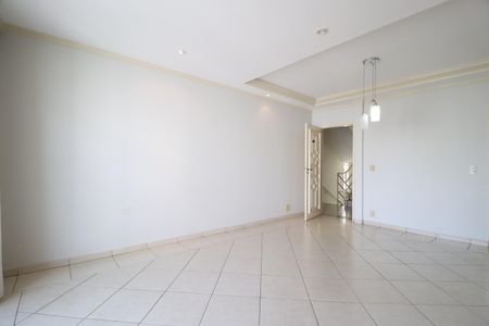 Apartamento para alugar com 122m², 4 quartos e 2 vagasSala