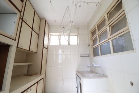 Área de Serviço de apartamento para alugar com 4 quartos, 122m² em Saraiva, Uberlândia