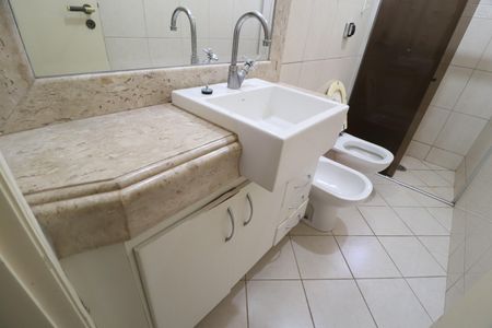 Apartamento para alugar com 122m², 4 quartos e 2 vagasBanheiro da Suíte