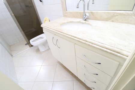 Apartamento para alugar com 122m², 4 quartos e 2 vagasBanheiro Social