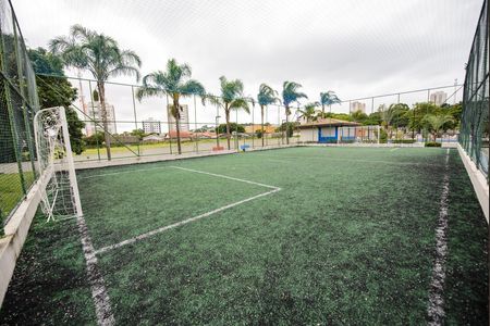 Apartamento para alugar com 82m², 3 quartos e 2 vagas Apartamento para alugar com 82m², 3 quartos e 2 vagasÁrea comum - Campo de futebol