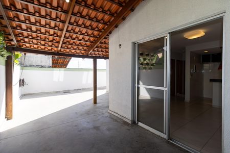 Apartamento para alugar com 77m², 2 quartos e 1 vaga Apartamento para alugar com 77m², 2 quartos e 1 vagaVaranda