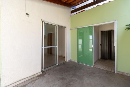 Apartamento para alugar com 77m², 2 quartos e 1 vaga Apartamento para alugar com 77m², 2 quartos e 1 vagaVaranda