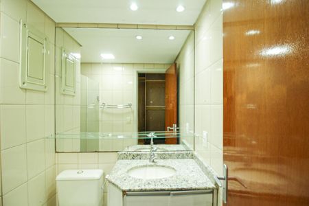 Apartamento à venda com 67m², 2 quartos e 1 vagaBanheiro da Suíte