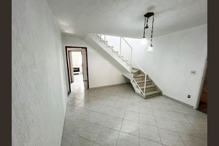 Casa à venda com 220m², 3 quartos e 2 vagas Casa à venda com 220m², 3 quartos e 2 vagasFoto 01