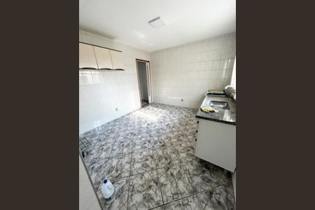 Foto 01 de casa à venda com 3 quartos, 220m² em Jardim Ana Maria, São Paulo