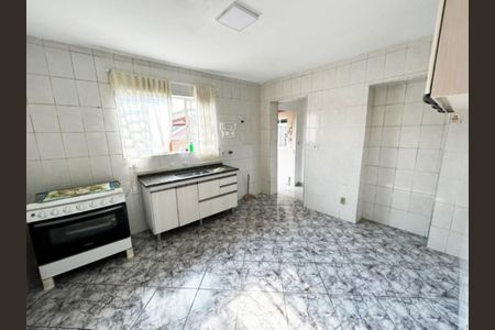 Casa à venda com 220m², 3 quartos e 2 vagas Casa à venda com 220m², 3 quartos e 2 vagasFoto 01