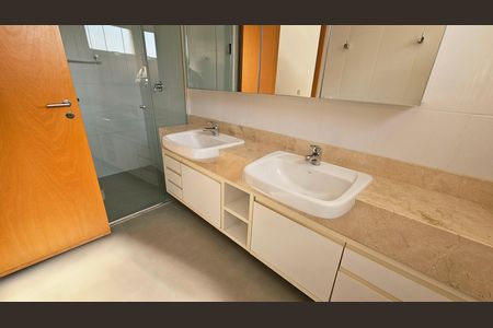 Apartamento à venda com 158m², 3 quartos e 3 vagas