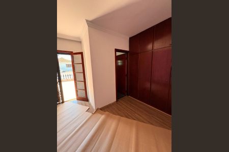 Foto 01 de casa à venda com 3 quartos, 200m² em Vila Sonia, São Paulo
