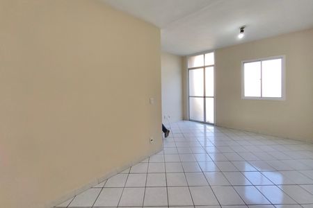 Apartamento à venda com 74m², 3 quartos e 1 vaga Apartamento à venda com 74m², 3 quartos e 1 vagaSala