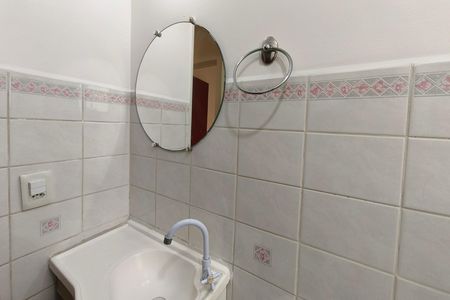 Apartamento à venda com 74m², 3 quartos e 1 vaga Apartamento à venda com 74m², 3 quartos e 1 vagaBanheiro