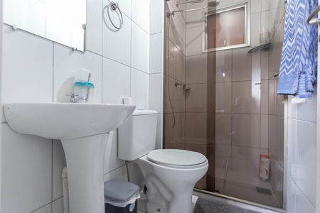 Apartamento à venda com 52m², 2 quartos e 1 vaga Apartamento à venda com 52m², 2 quartos e 1 vagaBanheiro da suíte