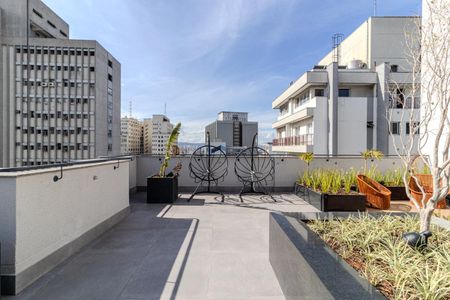 Studio para alugar com 30m², 1 quarto e sem vaga Studio para alugar com 30m², 1 quarto e sem vagaTerraço