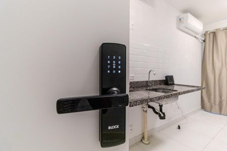 Studio para alugar com 30m², 1 quarto e sem vaga Studio para alugar com 30m², 1 quarto e sem vagaFechadura Eletrônica