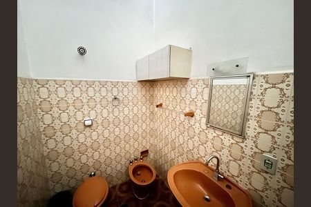 Casa à venda com 106m², 3 quartos e 1 vaga Casa à venda com 106m², 3 quartos e 1 vagaBanheiro