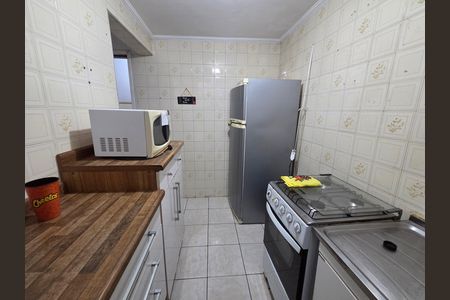 Cozinha de apartamento para alugar com 1 quarto, 38m² em Guilhermina, Praia Grande