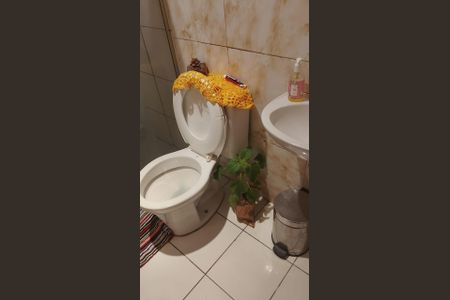 Banheiro de apartamento para alugar com 2 quartos, 47m² em Vila Nova, Porto Alegre