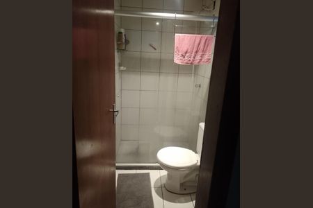 Banheiro de apartamento para alugar com 2 quartos, 47m² em Vila Nova, Porto Alegre