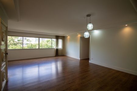 Apartamento para alugar com 156m², 4 quartos e 1 vaga Apartamento para alugar com 156m², 4 quartos e 1 vagaSala de Jantar