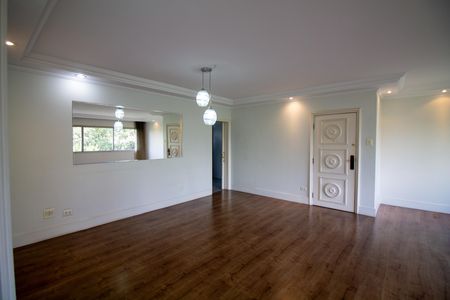 Apartamento para alugar com 156m², 4 quartos e 1 vaga Apartamento para alugar com 156m², 4 quartos e 1 vagaSala de Jantar