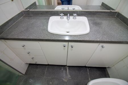 Apartamento para alugar com 156m², 4 quartos e 1 vaga Apartamento para alugar com 156m², 4 quartos e 1 vagaBanheiro da Suíte