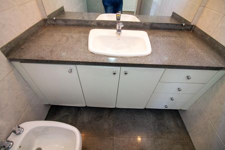 Apartamento para alugar com 156m², 4 quartos e 1 vaga Apartamento para alugar com 156m², 4 quartos e 1 vagaBanheiro
