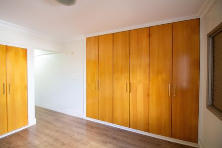 Apartamento para alugar com 156m², 4 quartos e 1 vaga Apartamento para alugar com 156m², 4 quartos e 1 vagaQuarto 4 - Suíte