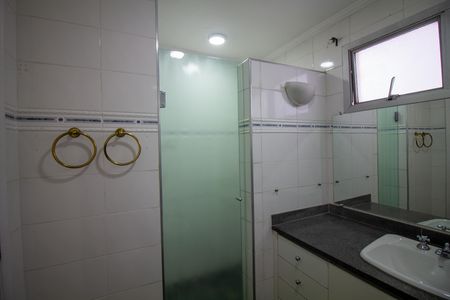 Apartamento para alugar com 156m², 4 quartos e 1 vaga Apartamento para alugar com 156m², 4 quartos e 1 vagaBanheiro da Suíte