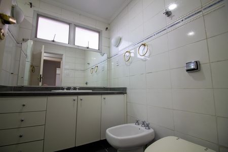 Apartamento para alugar com 156m², 4 quartos e 1 vaga Apartamento para alugar com 156m², 4 quartos e 1 vagaBanheiro da Suíte