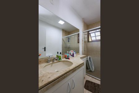 Casa de condomínio à venda com 156m², 3 quartos e 3 vagas Casa de condomínio à venda com 156m², 3 quartos e 3 vagasBanheiro da Suíte