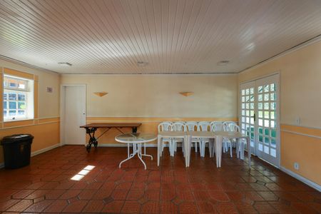 Casa de condomínio à venda com 156m², 3 quartos e 3 vagas Casa de condomínio à venda com 156m², 3 quartos e 3 vagasÁrea comum - Salão de festas