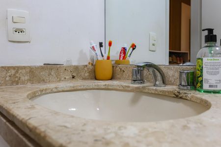 Casa de condomínio à venda com 156m², 3 quartos e 3 vagas Casa de condomínio à venda com 156m², 3 quartos e 3 vagasBanheiro da Suíte
