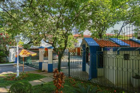 Casa de condomínio à venda com 156m², 3 quartos e 3 vagas Casa de condomínio à venda com 156m², 3 quartos e 3 vagasFachada