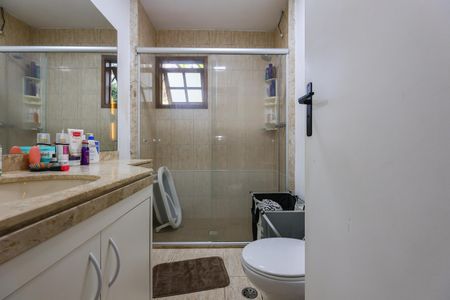 Casa de condomínio à venda com 156m², 3 quartos e 3 vagas Casa de condomínio à venda com 156m², 3 quartos e 3 vagasBanheiro da Suíte