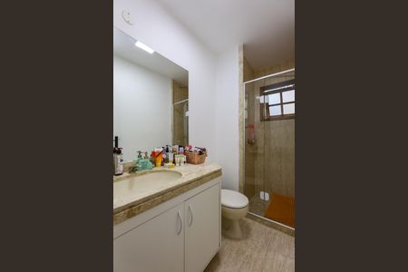 Casa de condomínio à venda com 156m², 3 quartos e 3 vagas Casa de condomínio à venda com 156m², 3 quartos e 3 vagasBanheiro