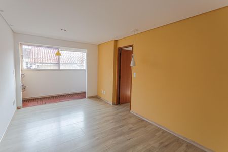 Apartamento para alugar com 75m², 3 quartos e 1 vaga Apartamento para alugar com 75m², 3 quartos e 1 vagaSala