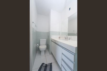 Casa de condomínio à venda com 540m², 4 quartos e 5 vagasBanheiro suite 2