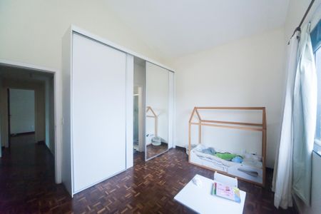 Casa de condomínio à venda com 540m², 4 quartos e 5 vagassuite 2