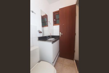 Casa de condomínio à venda com 540m², 4 quartos e 5 vagasBanheiro de serviço