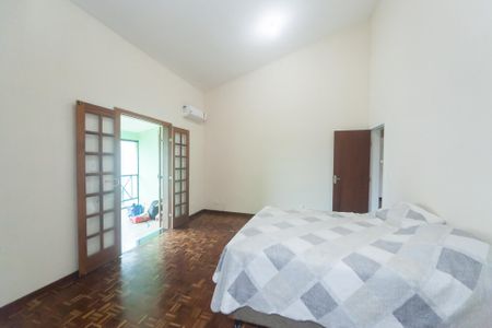 Casa de condomínio à venda com 540m², 4 quartos e 5 vagassuite 3