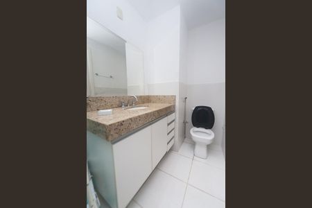 Casa de condomínio à venda com 540m², 4 quartos e 5 vagasBanheiro suite 1