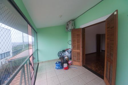 Casa de condomínio à venda com 540m², 4 quartos e 5 vagasVaranda suite 3