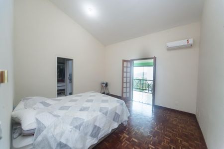 Casa de condomínio à venda com 540m², 4 quartos e 5 vagassuite 3